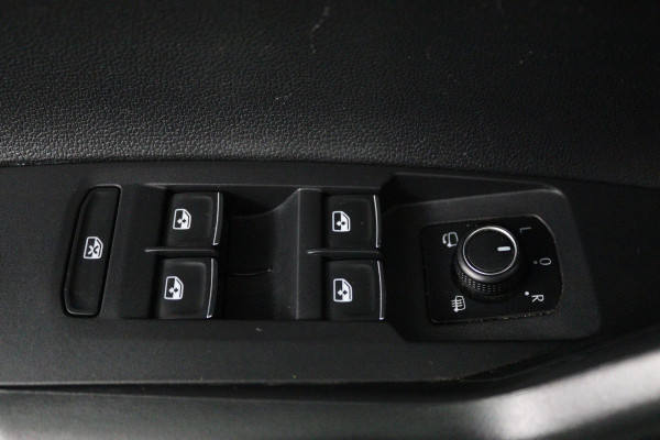 Volkswagen Polo 2.0 TSI GTI (PANORAMADAK, NL-AUTO, NAVIGATIE, ACHTERUITRIJCAMERA, AUTOMAAT, CRUISE ADAPTIEF, PARKEERSENSOREN)