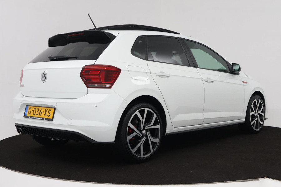 Volkswagen Polo 2.0 TSI GTI (PANORAMADAK, NL-AUTO, NAVIGATIE, ACHTERUITRIJCAMERA, AUTOMAAT, CRUISE ADAPTIEF, PARKEERSENSOREN)