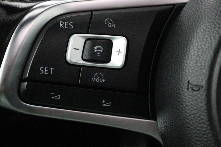 Volkswagen Polo 2.0 TSI GTI (PANORAMADAK, NL-AUTO, NAVIGATIE, ACHTERUITRIJCAMERA, AUTOMAAT, CRUISE ADAPTIEF, PARKEERSENSOREN)