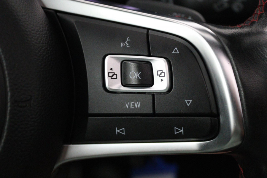 Volkswagen Polo 2.0 TSI GTI (PANORAMADAK, NL-AUTO, NAVIGATIE, ACHTERUITRIJCAMERA, AUTOMAAT, CRUISE ADAPTIEF, PARKEERSENSOREN)