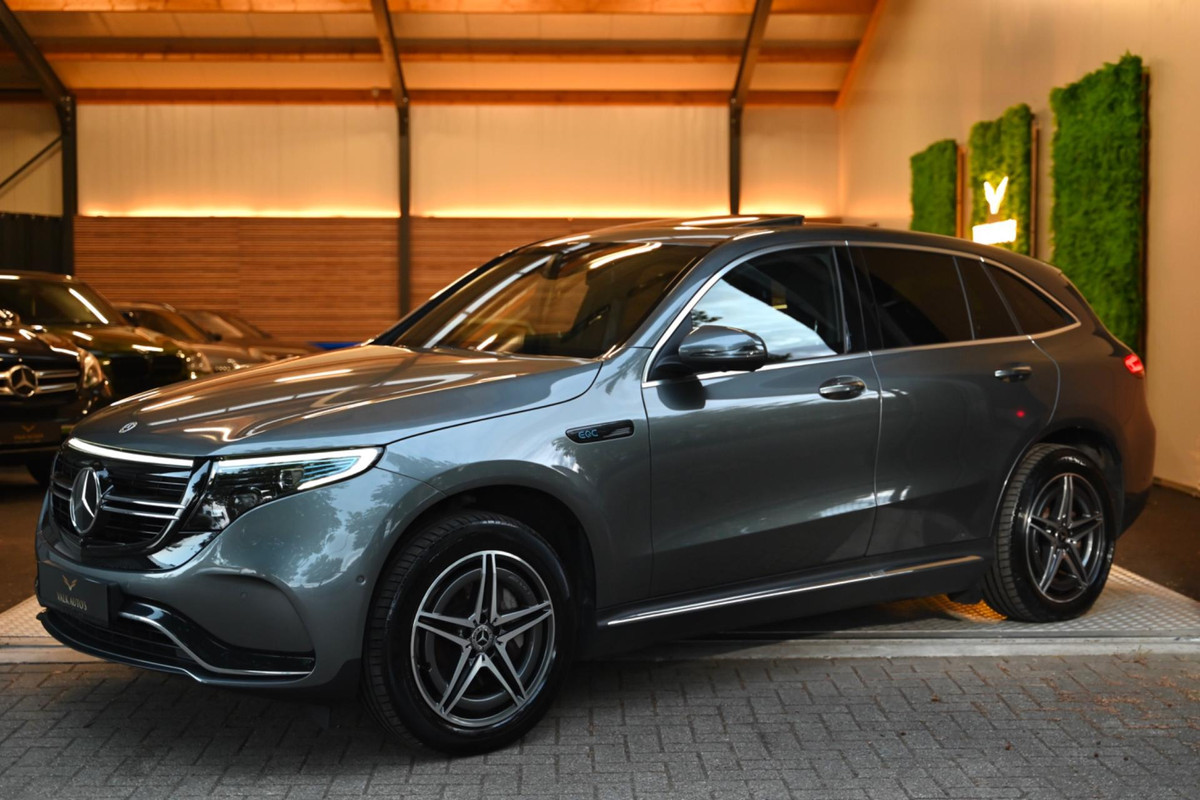 Mercedes-Benz EQC 400 4MATIC Premium Plus 80 kWh AMG - Memory - Distronic - Schuifdak - Keyless Entry - HUD - Ambiance Verlichting Mercedes-Benz EQC 400 4MATIC Premium Plus 80 kWh AMG - Memory - Distronic - Schuifdak - Keyless Entry - HUD - Ambiance Verlichting