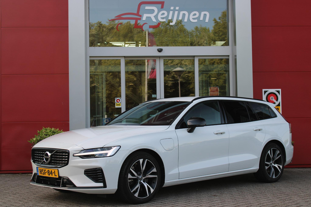 Volvo V60 2.0 T6 340PK RECHARGE AWD R-DESIGN **NIEUWSTAAT!** | ELEKTRISCH BEDIENBARE VOORSTOELEN MET GEHEUGEN OP BESTUURDERSSTOEL | 18" 5-Y SPAAKS MATT BLACK / DIAMOND CUT R-DESIGN WIELEN | HIGH PERFORMANCE SOUND HARMAN KARDON | ADAPTIVE CRUISE CONTROL | ACHTERUITRIJ CAMERA | GETINTE RUITEN | PARKEERSENSOREN VOOR EN ACHTER | STOEL/STUUR VERWARMING | BEKLEDING R-DESIGN NAPPA LEDER / TEXTIEL CHARCOAL IN COMBINATIE MET SPORTSTOELEN | KEYLESS ENTRY/START | ELEKTRISCH BEDIENBARE ACHTERKLEP | Volvo V60 2.0 T6 340PK RECHARGE AWD R-DESIGN **NIEUWSTAAT!** | ELEKTRISCH BEDIENBARE VOORSTOELEN MET GEHEUGEN OP BESTUURDERSSTOEL | 18" 5-Y SPAAKS MATT BLACK / DIAMOND CUT R-DESIGN WIELEN | HIGH PERFORMANCE SOUND HARMAN KARDON | ADAPTIVE CRUISE CONTROL | ACHTERUITRIJ CAMERA | GETINTE RUITEN | PARKEERSENSOREN VOOR EN ACHTER | STOEL/STUUR VERWARMING | BEKLEDING R-DESIGN NAPPA LEDER / TEXTIEL CHARCOAL IN COMBINATIE MET SPORTSTOELEN | KEYLESS ENTRY/START | ELEKTRISCH BEDIENBARE ACHTERKLEP |