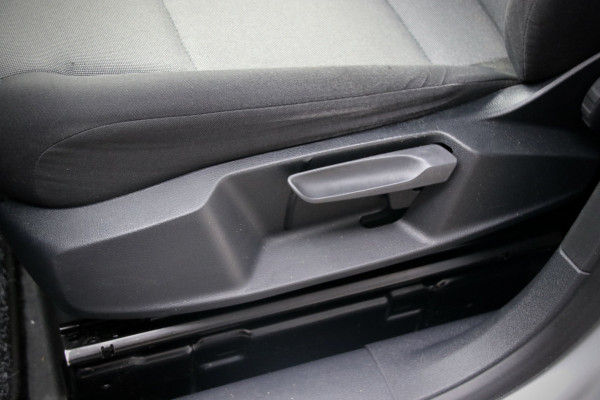 Volkswagen Caddy 2.0 TDI | CarPlay | PDC | Cruise control | Trekhaak | Airco | NAP Logisch | Schroefset | Spoilerset | Nieuwe APK | Euro 6