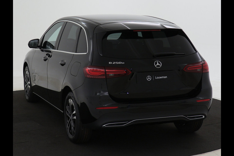 Mercedes-Benz B-Klasse 250 e Business Line | Zitcomfortpakket | Warmtewerend, donkergetint glas achter | USB-pakket plus | EASY PACK achterklep | Dodehoekassistent | Verwarmde stoelen vooraan |