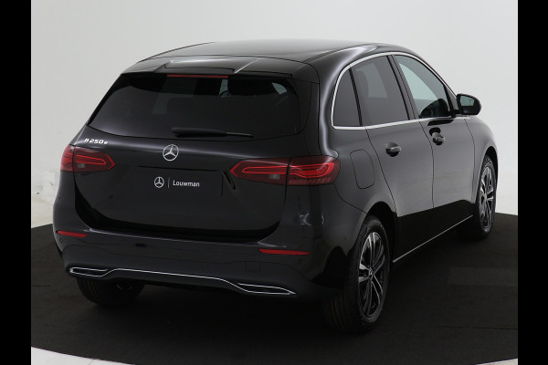 Mercedes-Benz B-Klasse 250 e Business Line | Zitcomfortpakket | Warmtewerend, donkergetint glas achter | USB-pakket plus | EASY PACK achterklep | Dodehoekassistent | Verwarmde stoelen vooraan |