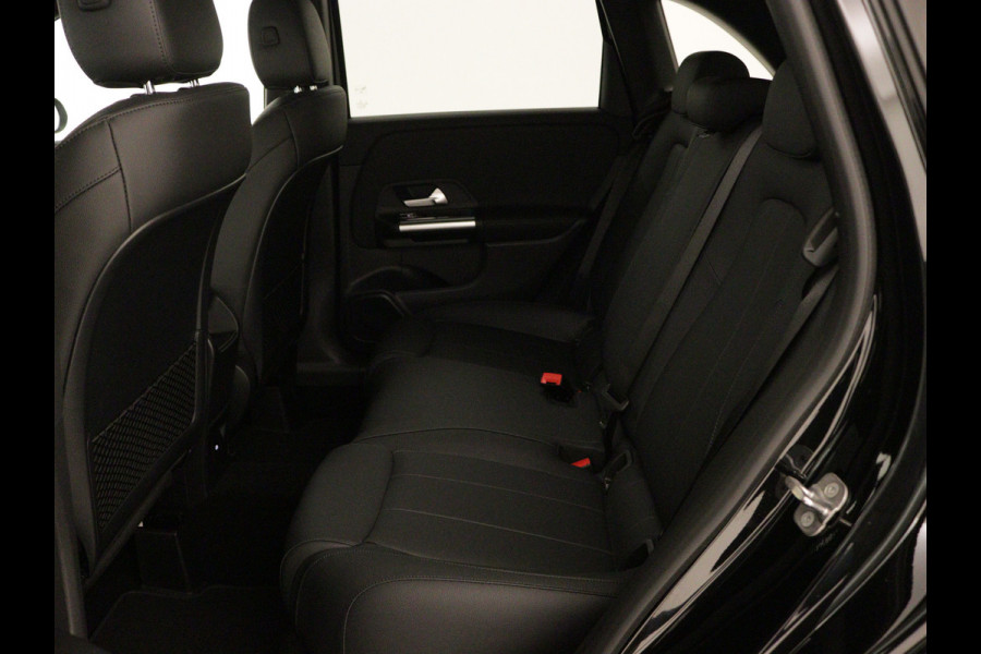 Mercedes-Benz B-Klasse 250 e Business Line | Zitcomfortpakket | Warmtewerend, donkergetint glas achter | USB-pakket plus | EASY PACK achterklep | Dodehoekassistent | Verwarmde stoelen vooraan |