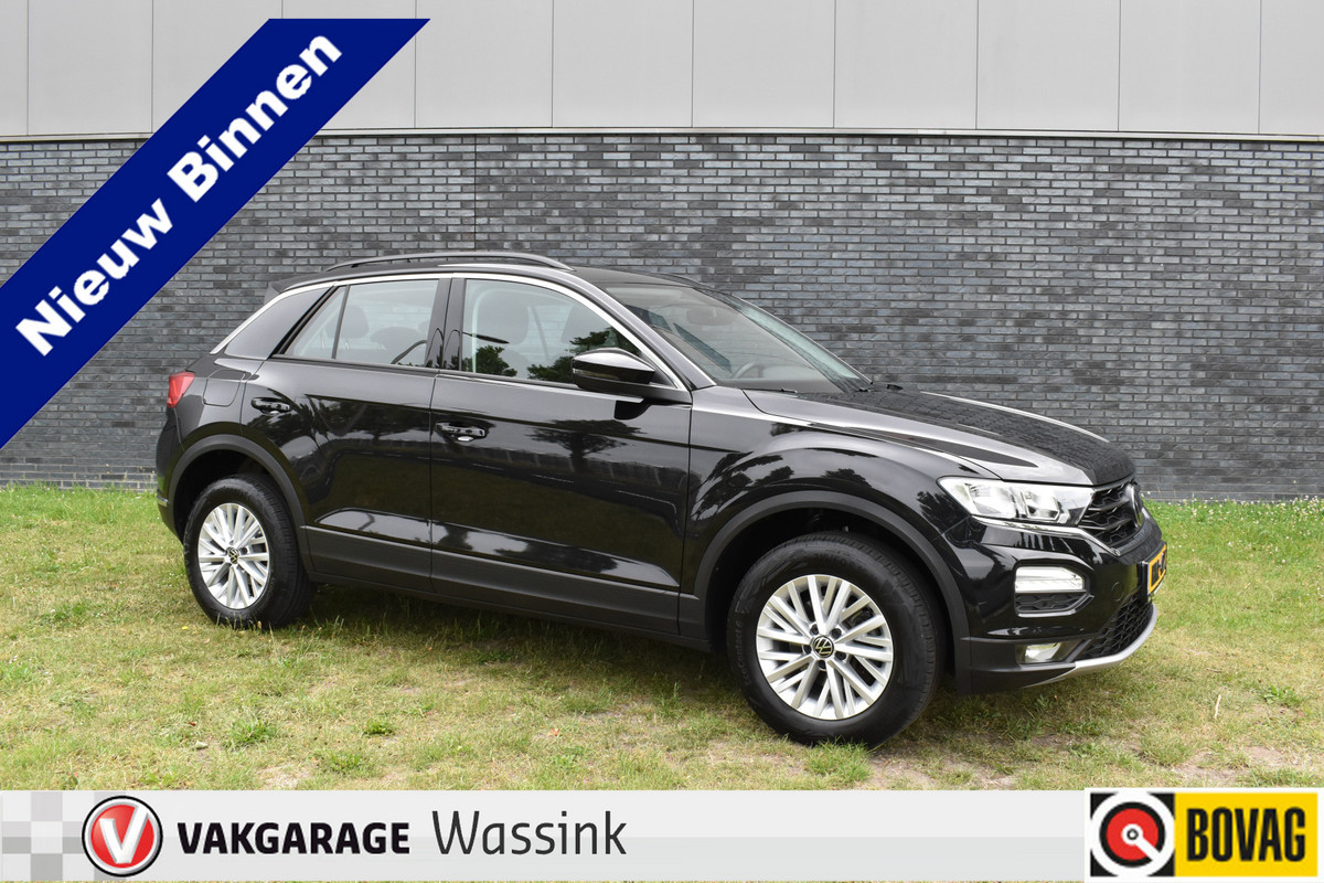 Volkswagen T-Roc 1.5 TSI Style Business Trekhaak Navi Carplay stoel/stuur verwarming el-achterklep Volkswagen T-Roc 1.5 TSI Style Business Trekhaak Navi Carplay stoel/stuur verwarming el-achterklep