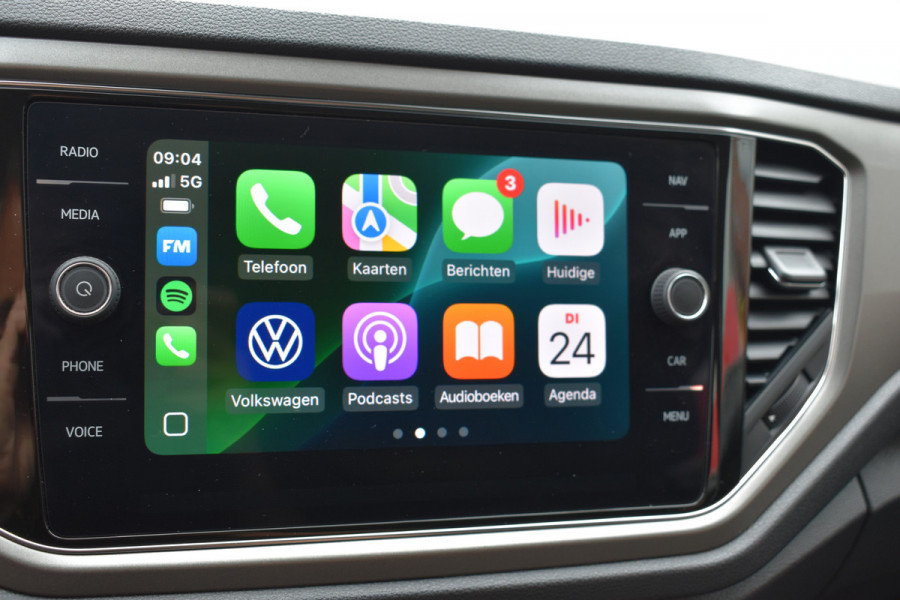 Volkswagen T-Roc 1.5 TSI Style Business Trekhaak Navi Carplay stoel/stuur verwarming el-achterklep