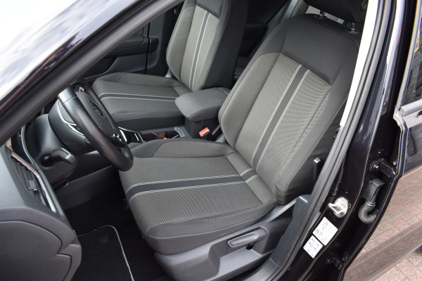 Volkswagen T-Roc 1.5 TSI Style Business Trekhaak Navi Carplay stoel/stuur verwarming el-achterklep