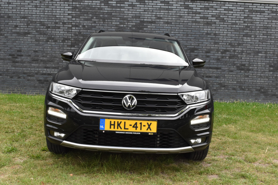 Volkswagen T-Roc 1.5 TSI Style Business Trekhaak Navi Carplay stoel/stuur verwarming el-achterklep