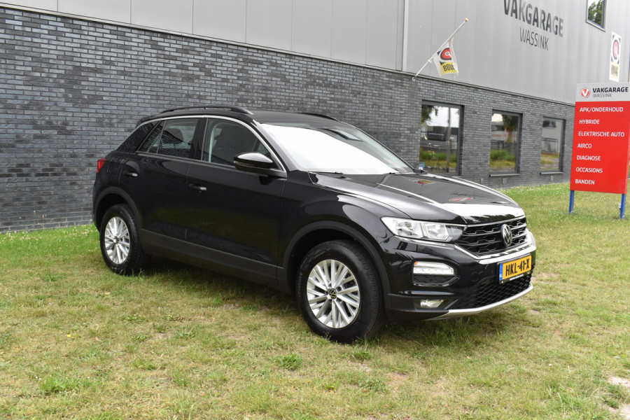 Volkswagen T-Roc 1.5 TSI Style Business Trekhaak Navi Carplay stoel/stuur verwarming el-achterklep