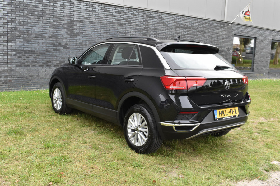 Volkswagen T-Roc 1.5 TSI Style Business Trekhaak Navi Carplay stoel/stuur verwarming el-achterklep
