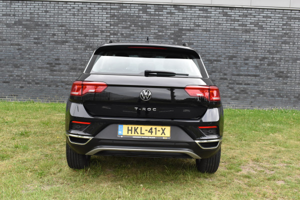 Volkswagen T-Roc 1.5 TSI Style Business Trekhaak Navi Carplay stoel/stuur verwarming el-achterklep