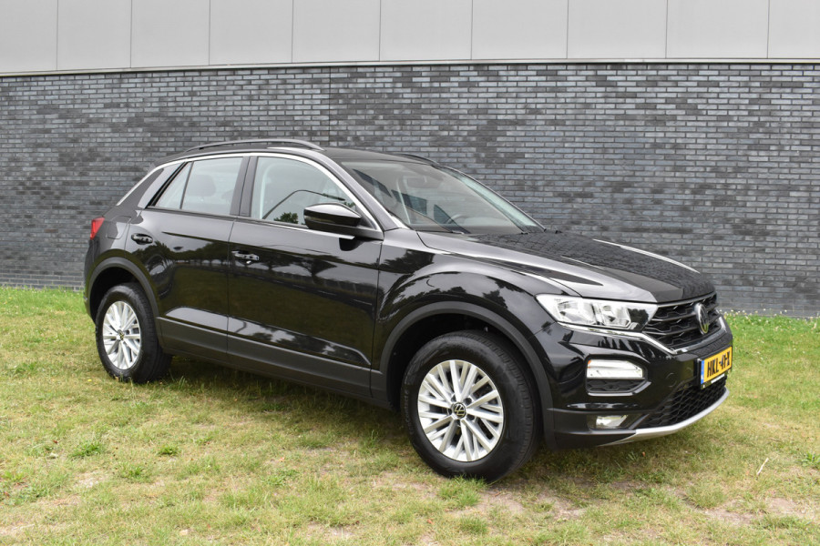Volkswagen T-Roc 1.5 TSI Style Business Trekhaak Navi Carplay stoel/stuur verwarming el-achterklep