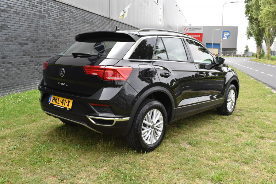 Volkswagen T-Roc 1.5 TSI Style Business Trekhaak Navi Carplay stoel/stuur verwarming el-achterklep