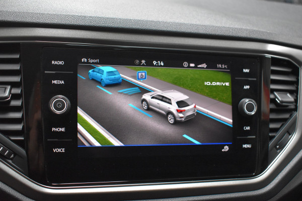Volkswagen T-Roc 1.5 TSI Style Business Trekhaak Navi Carplay stoel/stuur verwarming el-achterklep