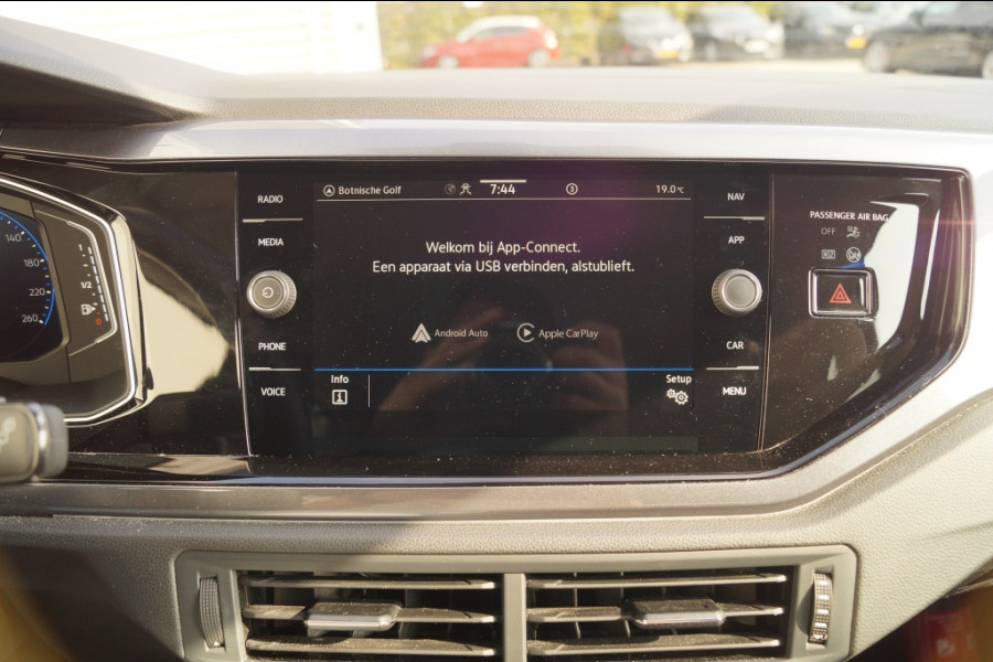 Volkswagen Taigo 1.0 TSI 110pk DSG Life Business -LED-ECC-CAM-