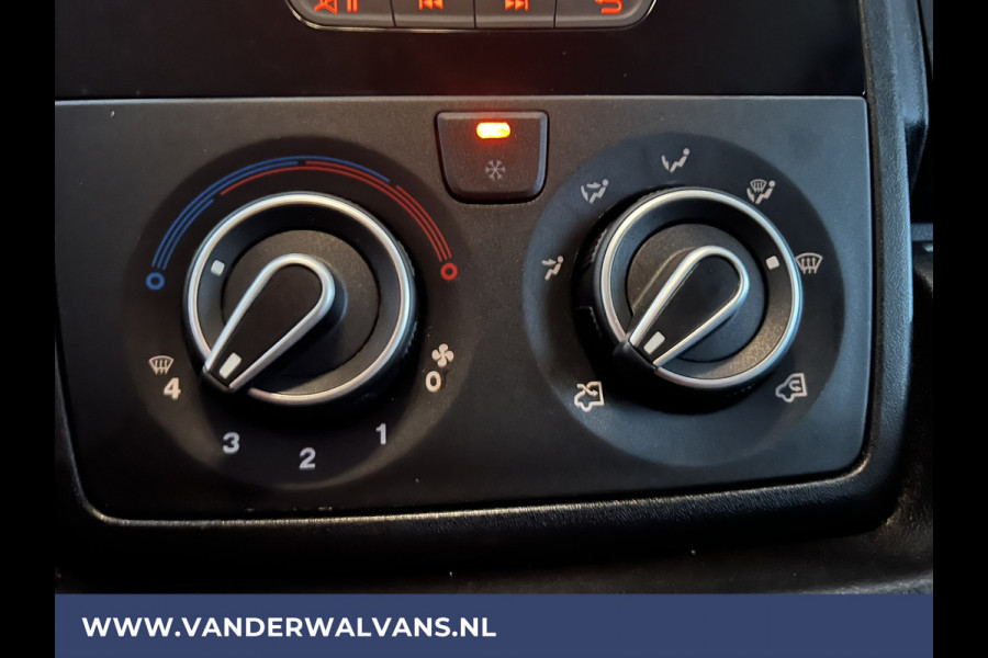 Peugeot Boxer 2.0 BlueHDI 141pk Bakwagen Laadklep Euro6 Airco | Camera | Cruisecontrol | Chauffeursstoel Bijrijdersbank