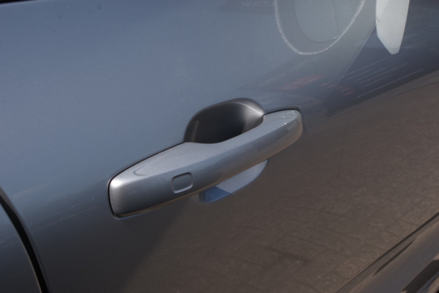Volvo XC60 2.0 Recharge T6 AWD 340 PK Inscription PHEV, Panoramadak, Elek. Trekhaak, Winterpakket, Head-Up