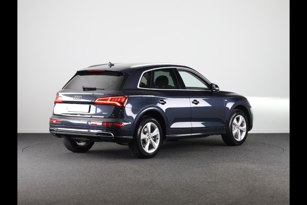 Audi Q5 50 TFSI e Advanced edition 299pk Plug in Hybrid S-tronic | Navigatie | Parkeersensoren | Adaptieve cruise control |