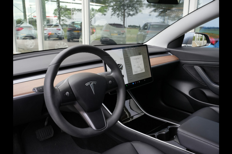 Tesla Model 3 Standard RWD Plus 60 kWh | Trekhaak | Full Autopilot | Premium Audio