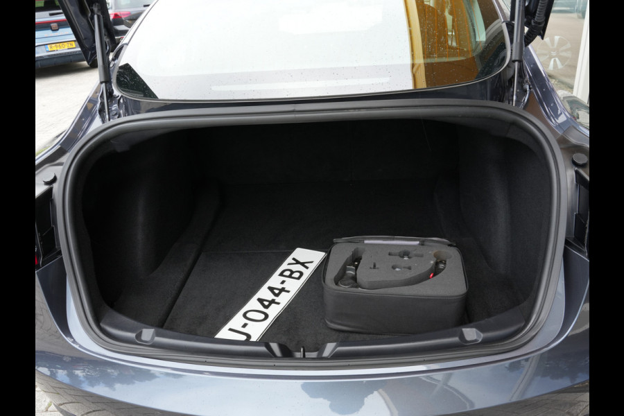 Tesla Model 3 Standard RWD Plus 60 kWh | Trekhaak | Full Autopilot | Premium Audio
