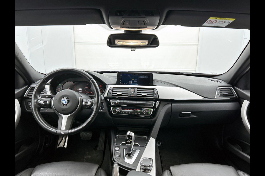 BMW 3 Serie Touring 318i M Sport Corporate Lease Automaat (GROOT-NAVIGATIE, STOELVERWARMING, LED, 1e EIGENAAR, GOED ONDERHOUDEN)