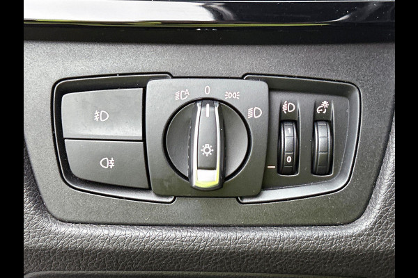 BMW 3 Serie Touring 318i M Sport Corporate Lease Automaat (GROOT-NAVIGATIE, STOELVERWARMING, LED, 1e EIGENAAR, GOED ONDERHOUDEN)