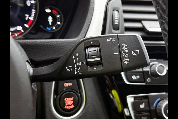 BMW 3 Serie Touring 318i M Sport Corporate Lease Automaat (GROOT-NAVIGATIE, STOELVERWARMING, LED, 1e EIGENAAR, GOED ONDERHOUDEN)