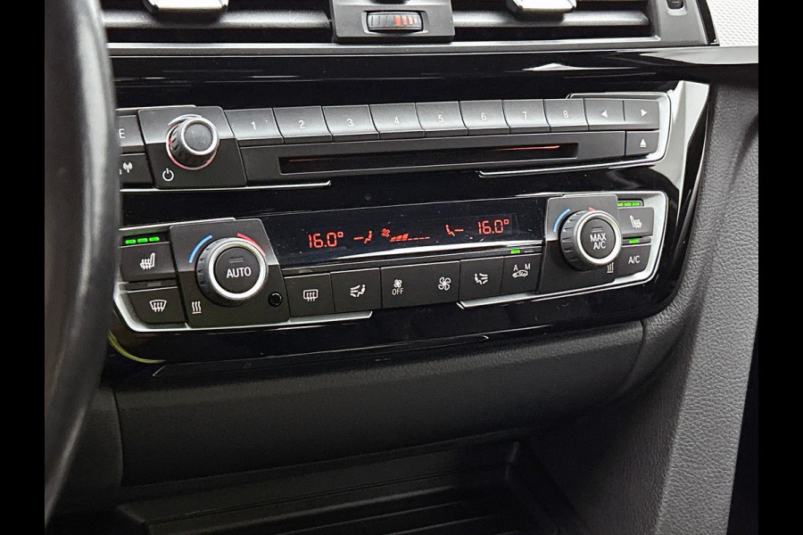 BMW 3 Serie Touring 318i M Sport Corporate Lease Automaat (GROOT-NAVIGATIE, STOELVERWARMING, LED, 1e EIGENAAR, GOED ONDERHOUDEN)