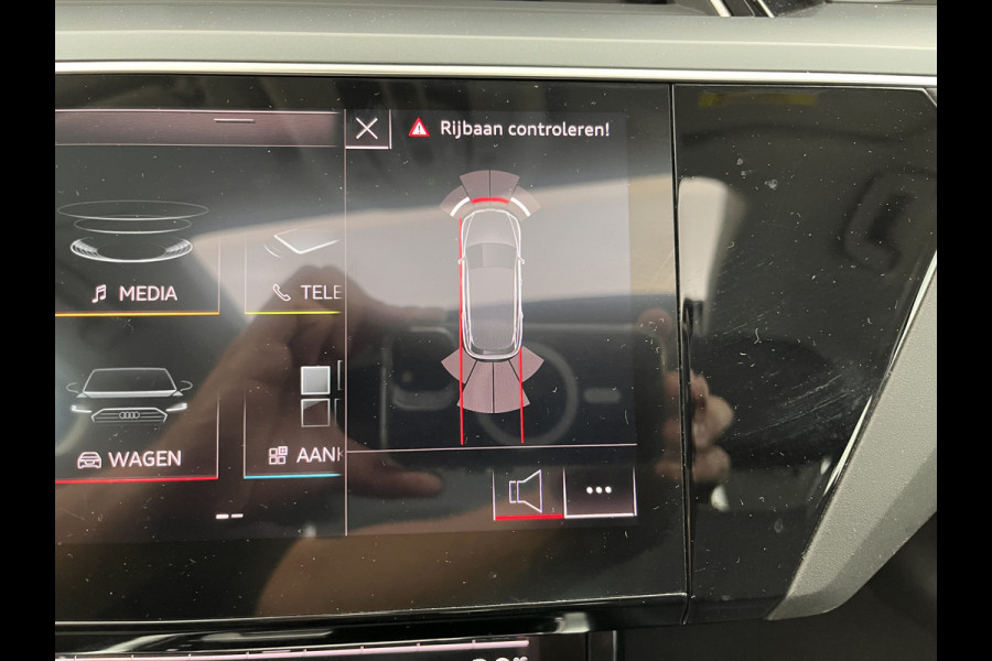 Audi e-tron 50 Quattro Advanced Launch-Edition-Plus 71 kWh [ 3-Fase ] (INCL-BTW) *PANO | LUXURY-LEATHER | FULL-LED | ADAPTIVE-CRUISE | MEMORY-PACK | DIGI-COCKPIT | HEATED-COMFORTSEATS | CARPLAY | NAVI-FULLMAP | ECC | SHIFT-PADDLES | LANE-ASSIST | PDC | 20''ALU*