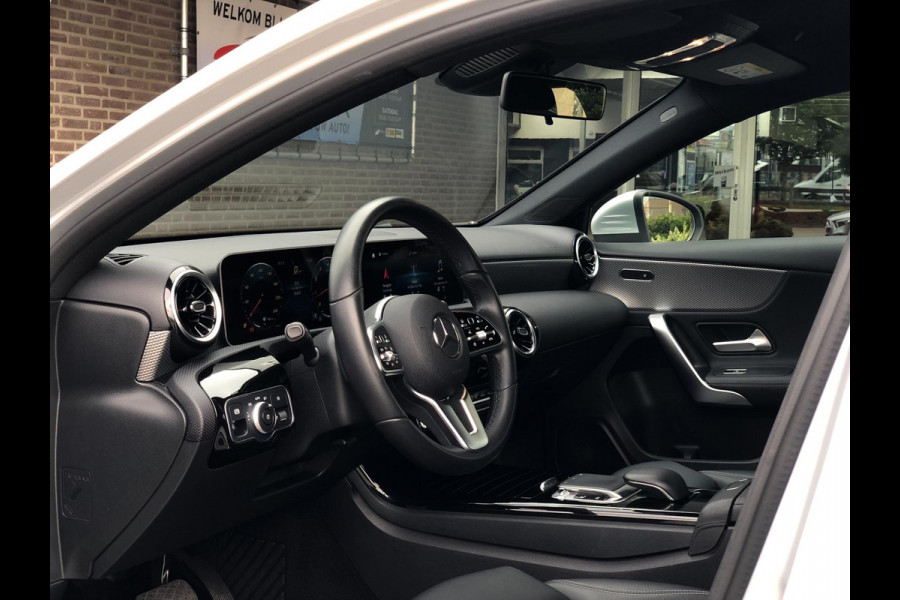Mercedes-Benz A-Klasse 220 Advantage 190PK | Virt. Cockp., Camera, Navi, Stoelverw., LED, Half leder | NAP |