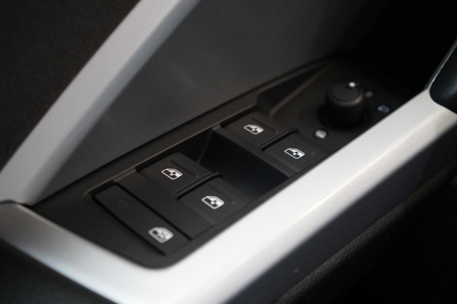 Audi Q3 Sportback 45 TFSI e 245pk S Edition | Adaptive cruise | Apple Carplay | Climate control | Stoelverwarming | Wegkl. trekhaak |