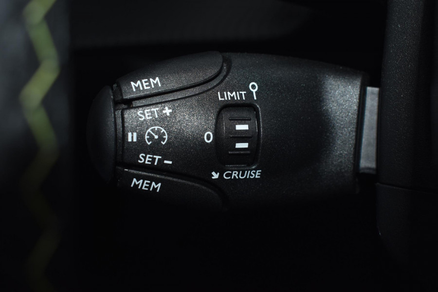 Peugeot 208 Hybrid 136PK Aut. GT | Navi | 360 camera | Incl. garantie