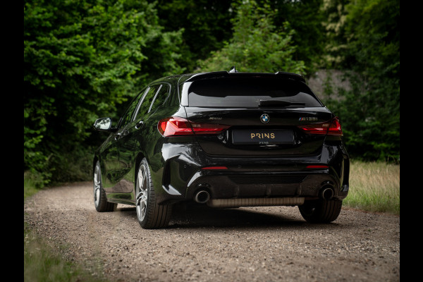 BMW 1-serie M135i xDrive High Executive | Pano-dak | Head-up | Sportstoelen | Adaptief onderstel