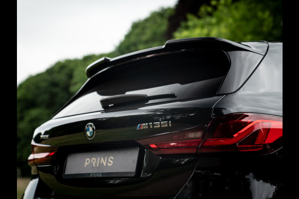 BMW 1-serie M135i xDrive High Executive | Pano-dak | Head-up | Sportstoelen | Adaptief onderstel