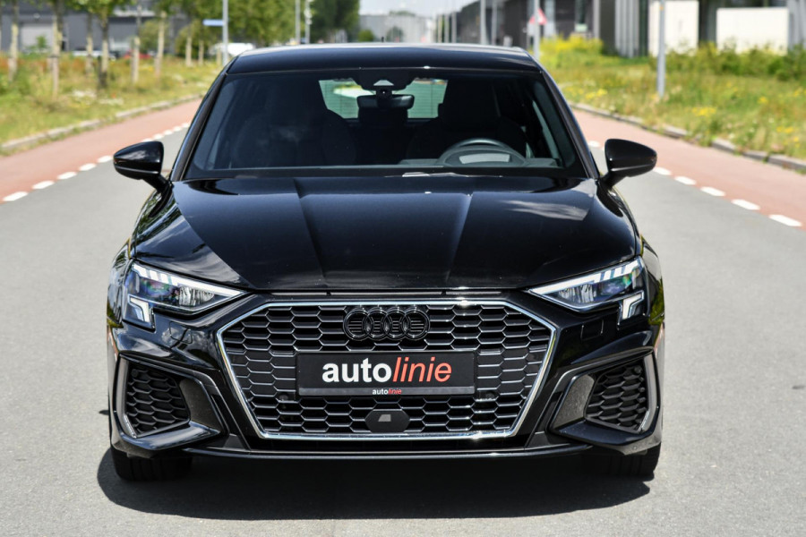 Audi A3 Sportback 40 TFSI e 3x S-Line. HUD, ACC, Matrix, Keyless!