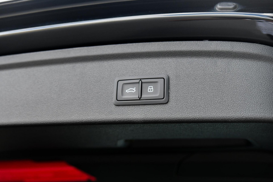 Audi A3 Sportback 40 TFSI e 3x S-Line. HUD, ACC, Matrix, Keyless!
