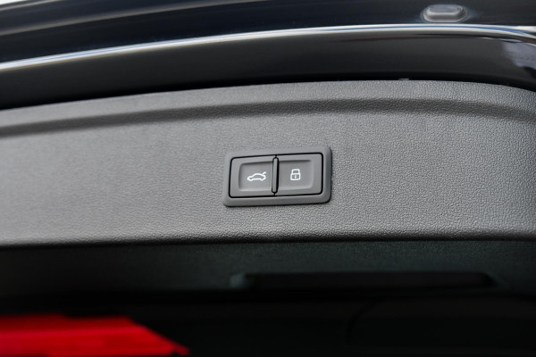 Audi A3 Sportback 40 TFSI e 3x S-Line. HUD, ACC, Matrix, Keyless!
