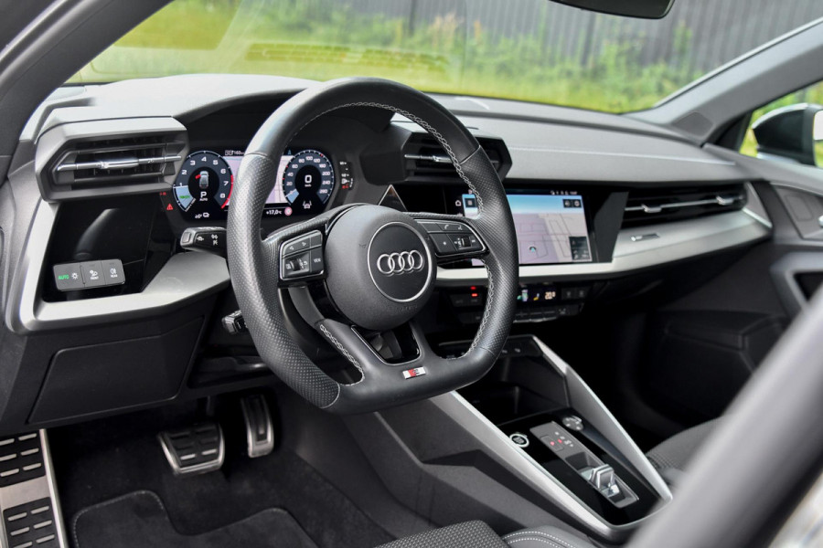 Audi A3 Sportback 40 TFSI e 3x S-Line. HUD, ACC, Matrix, Keyless!