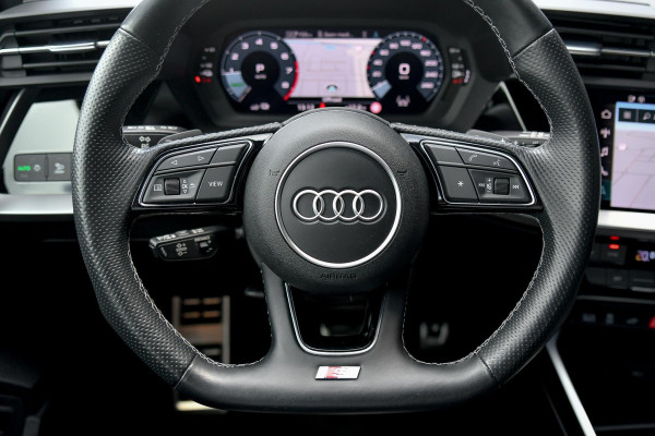 Audi A3 Sportback 40 TFSI e 3x S-Line. HUD, ACC, Matrix, Keyless!