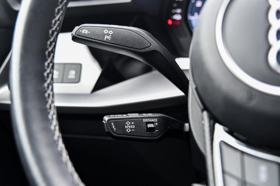 Audi A3 Sportback 40 TFSI e 3x S-Line. HUD, ACC, Matrix, Keyless!