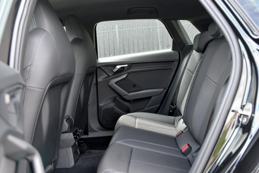 Audi A3 Sportback 40 TFSI e 3x S-Line. HUD, ACC, Matrix, Keyless!