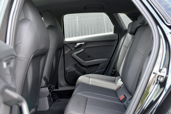 Audi A3 Sportback 40 TFSI e 3x S-Line. HUD, ACC, Matrix, Keyless!