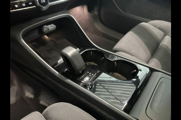 Volvo XC40 Recharge Core CruiseControl Parkeercamera 231pk