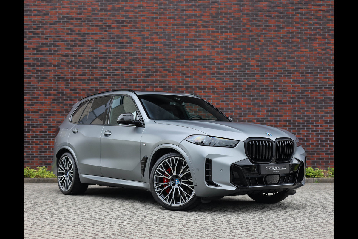 BMW X5 50e xDrive | Frozen - SkyLounge - B&W BMW X5 50e xDrive | Frozen - SkyLounge - B&W