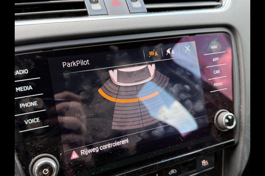 Škoda Octavia Combi BWJ 2017 | 1.0 TSI 116PK Ambition Bus | CLIMA | CRUISE | CARPLAY | NAVI | LICHTMETAAL | PDC |