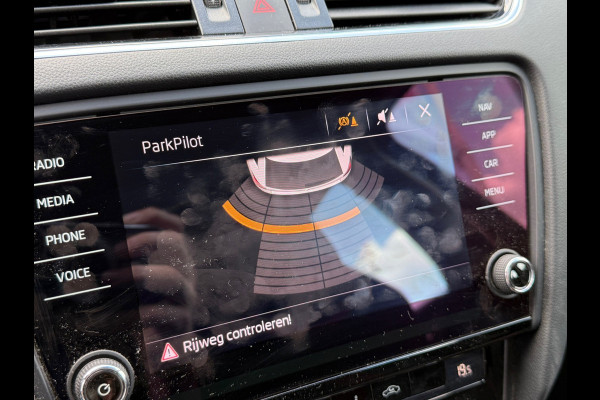 Škoda Octavia Combi BWJ 2017 | 1.0 TSI 116PK Ambition Bus | CLIMA | CRUISE | CARPLAY | NAVI | LICHTMETAAL | PDC |
