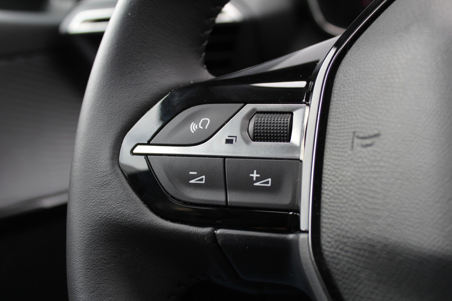 Peugeot e-208 EV Active Pack 50 kWh | Navigatie | Origin NL | Parkeersensoren