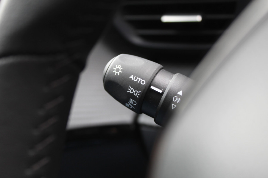 Peugeot e-208 EV Active Pack 50 kWh | Navigatie | Origin NL | Parkeersensoren
